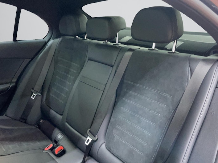 Vehicle image MERCEDES-BENZ C 300