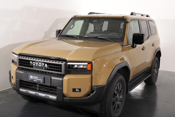 First vehicle image
