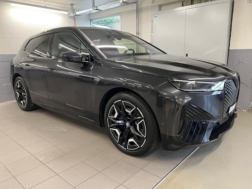 BMW iX xDrive40 1