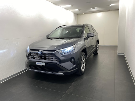 First vehicle image