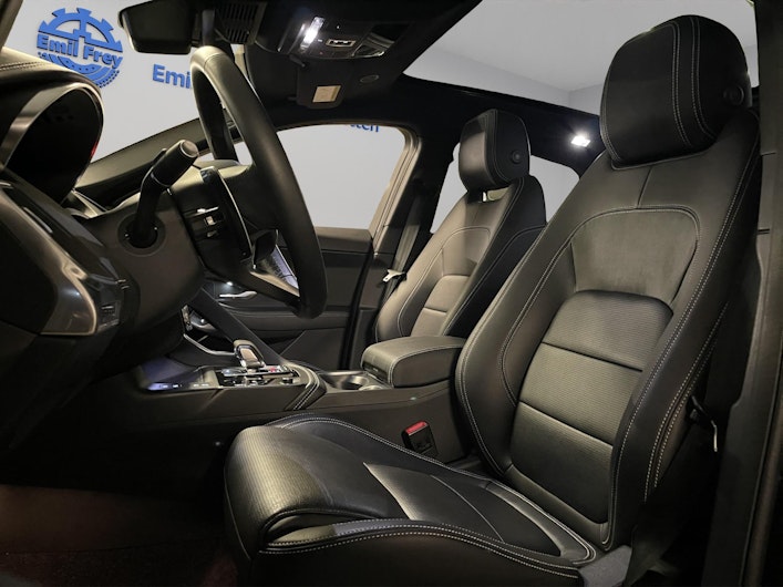 Vehicle image JAGUAR E-PACE