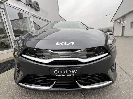 First vehicle image First vehicle image