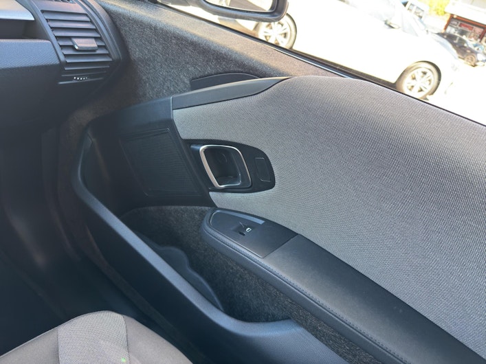 Vehicle image BMW i3