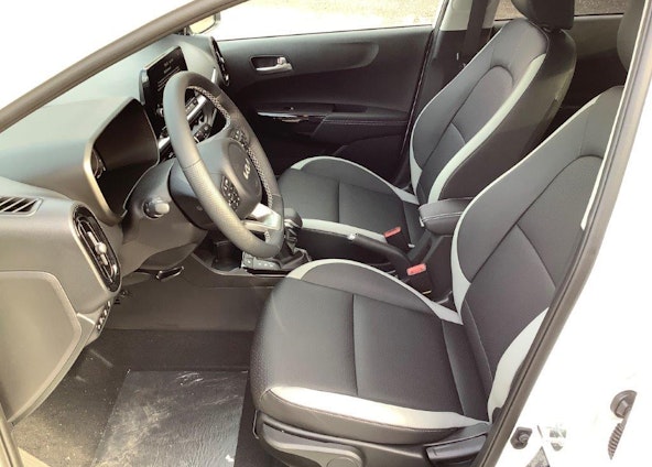 Vehicle image 10 Vehicle image 10