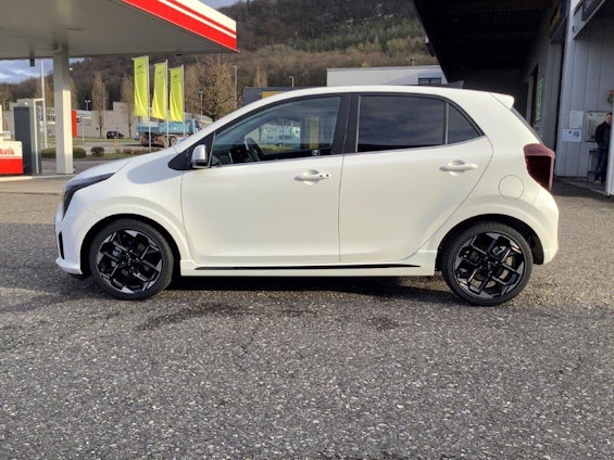 Vehicle image 4 Vehicle image 4