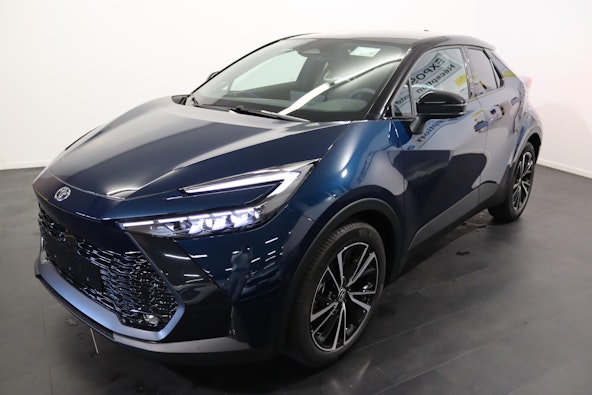 First vehicle image