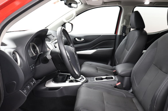 NISSAN Navara 2.3 dCi Double Cab Tekna 2