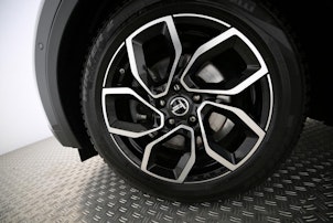 Vehicle image TOYOTA C-HR 2.0 HEV Trend 4x4