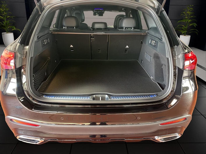 Vehicle image MERCEDES-BENZ GLC 220