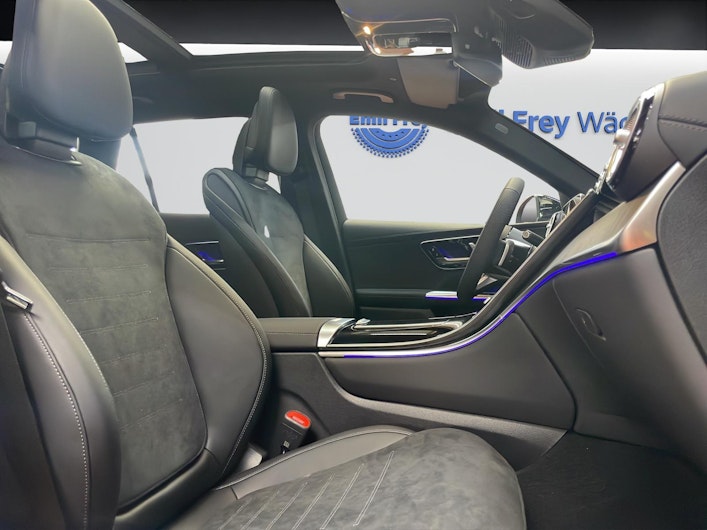 Vehicle image MERCEDES-BENZ GLC 220