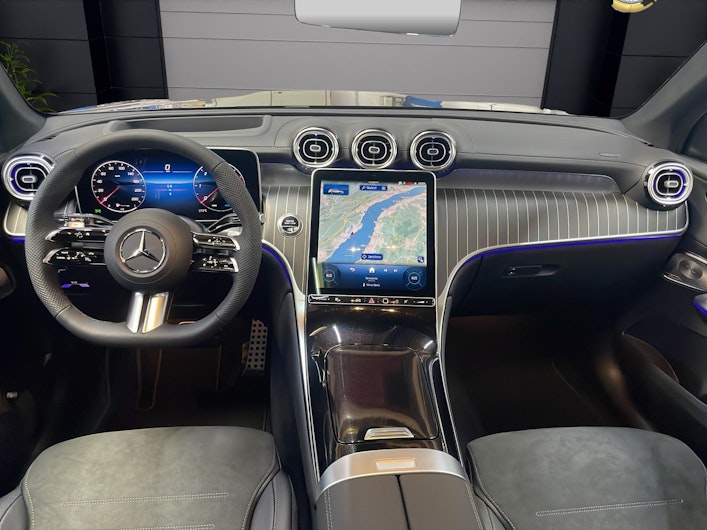 Vehicle image MERCEDES-BENZ GLC 220