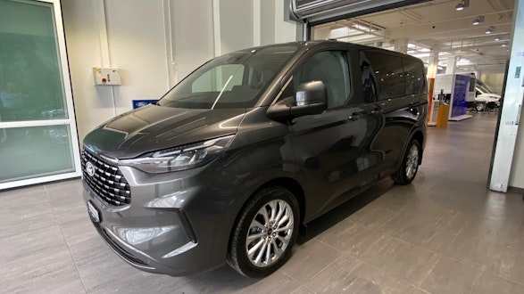 FORD Tourneo C Bus 320 L1 2.0 EcoBlue 170 Titanium X 2
