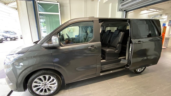 FORD Tourneo C Bus 320 L1 2.0 EcoBlue 170 Titanium X 3