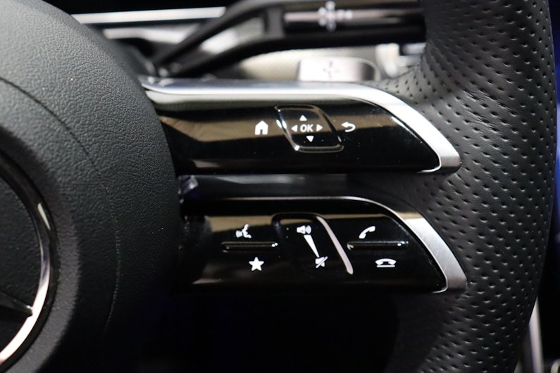 Vehicle image MERCEDES-BENZ C 300