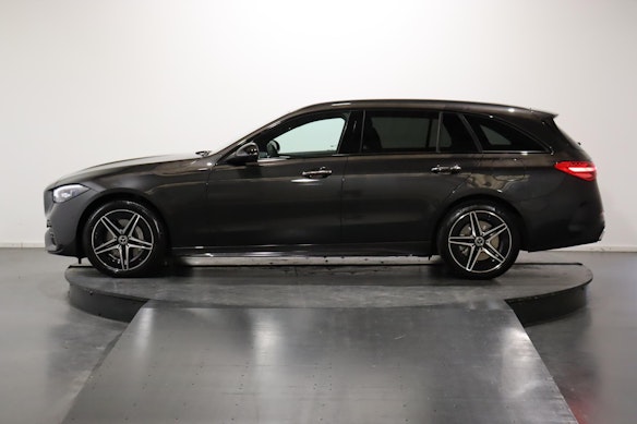 MERCEDES-BENZ C 300 e AMG Line Kombi 1