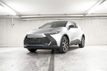 Vehicle image TOYOTA C-HR 0