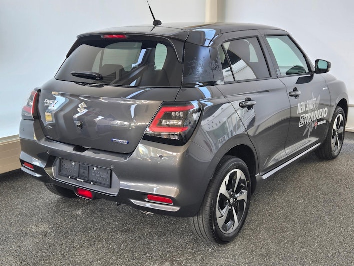 Vehicle image SUZUKI SWIFT