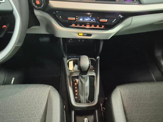 Vehicle image 10 Vehicle image 10