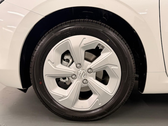 Vehicle image 3 Vehicle image 3