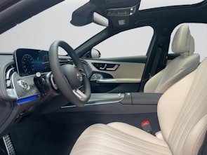 Vehicle image MERCEDES-BENZ E 220 d AMG Line 4matic