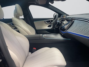 Vehicle image MERCEDES-BENZ E 220 d AMG Line 4matic