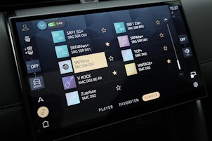 Vehicle image LAND ROVER Discovery Sport 1.5 T 270e Dynamic HSE