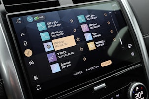 Vehicle image LAND ROVER Discovery 3.0 D I6 350 Dynamic HSE