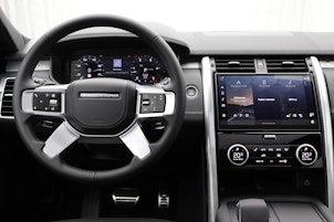 Vehicle image LAND ROVER Discovery 3.0 D I6 350 Dynamic HSE