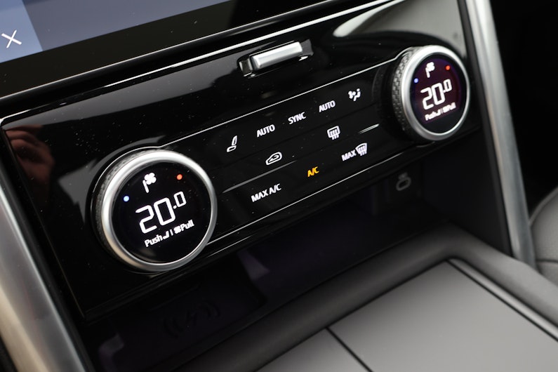 Vehicle image LAND ROVER DISCOVERY