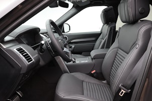 Vehicle image LAND ROVER Discovery 3.0 D I6 350 Dynamic HSE