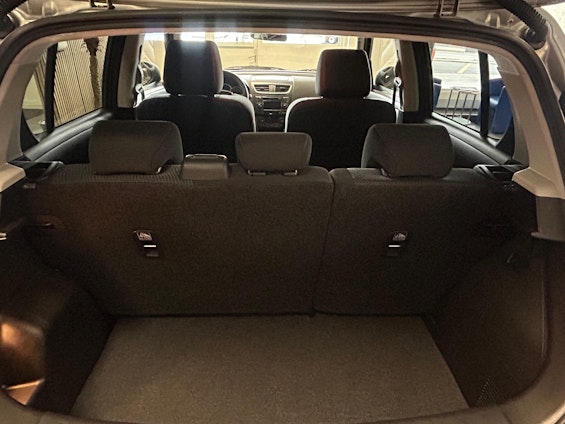 Vehicle image 14