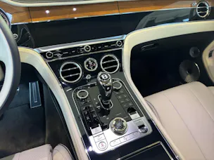 Bentley Continental GTC 4.0 V8