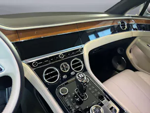 Bentley Continental GTC 4.0 V8