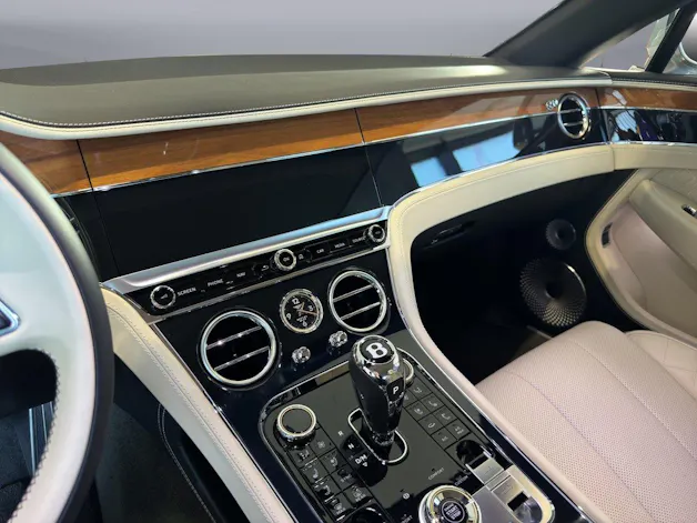 Bentley Continental GTC 4.0 V8