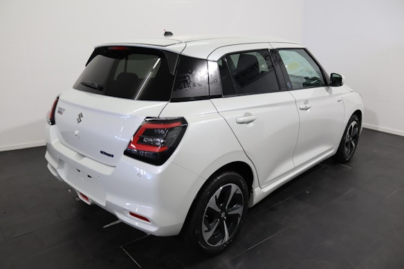 SUZUKI Swift 1.2 Tradizio Top Hybrid 1