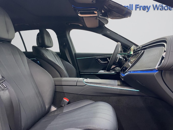 Vehicle image MERCEDES-BENZ E 220