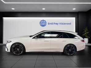 Vehicle image MERCEDES-BENZ E 220 d AMG Line 4matic Kombi