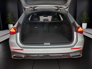 Vehicle image MERCEDES-BENZ E 220 d AMG Line 4matic Kombi