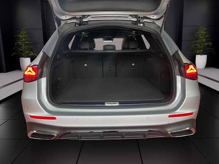 Vehicle image MERCEDES-BENZ E 220