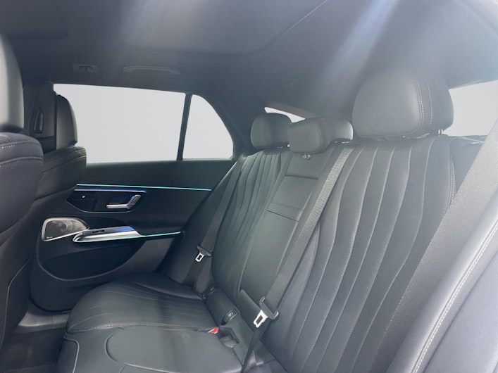 Vehicle image MERCEDES-BENZ E 220