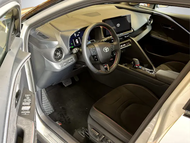 Toyota C-HR 2.0 HEV GR Sport Premiere 4x4 inkl. 4 Jahre Gratis Service
