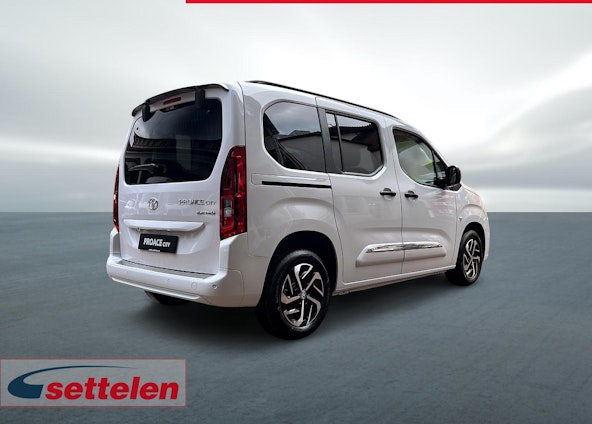 Vehicle image 4 Vehicle image 4