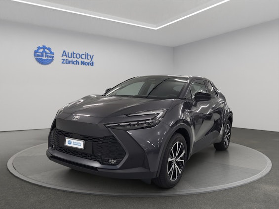 First vehicle image