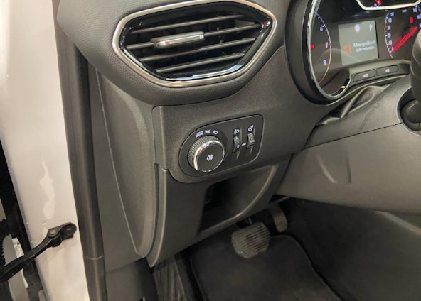 Vehicle image 13 Vehicle image 13