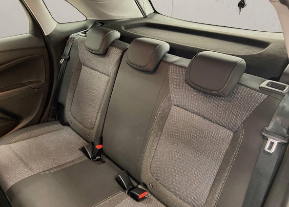 Vehicle image 9 Vehicle image 9