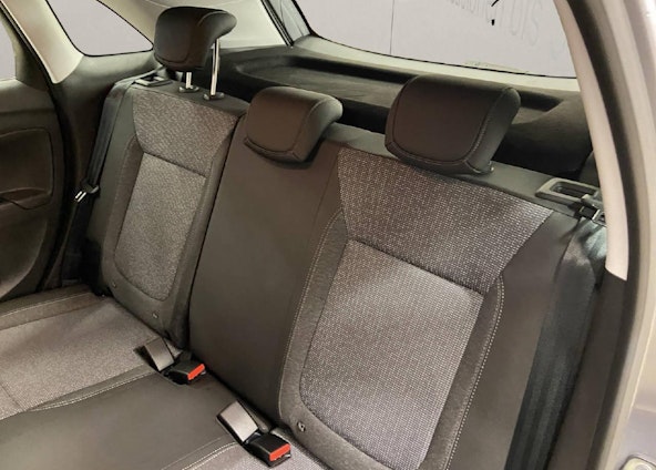 Vehicle image 9 Vehicle image 9