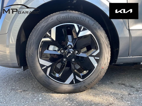 Vehicle image 14 Vehicle image 14