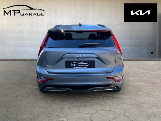 Vehicle image 4 Vehicle image 4