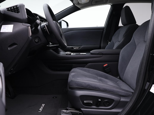 LEXUS RZ 450e Excellence 2
