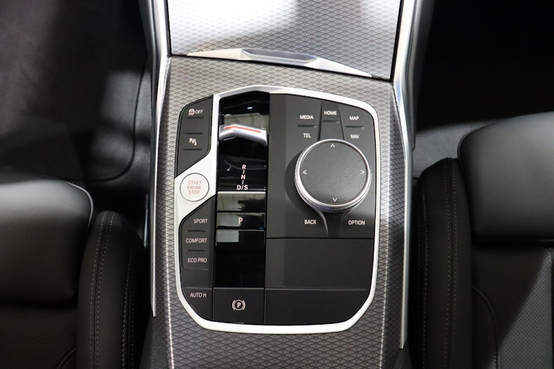 Vehicle image BMW 3 SERIES